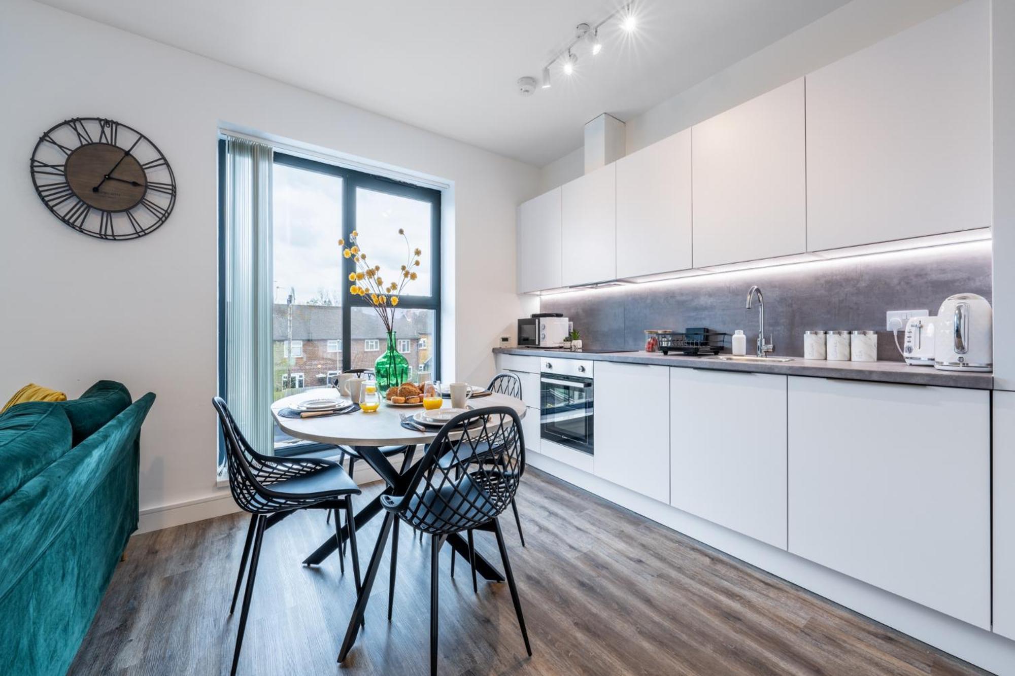 Potters Bar - Free Parking - Private Bathroom - Netflix - 4 Mins Walk To Station - 20 Mins Direct Trains To London Exterior photo