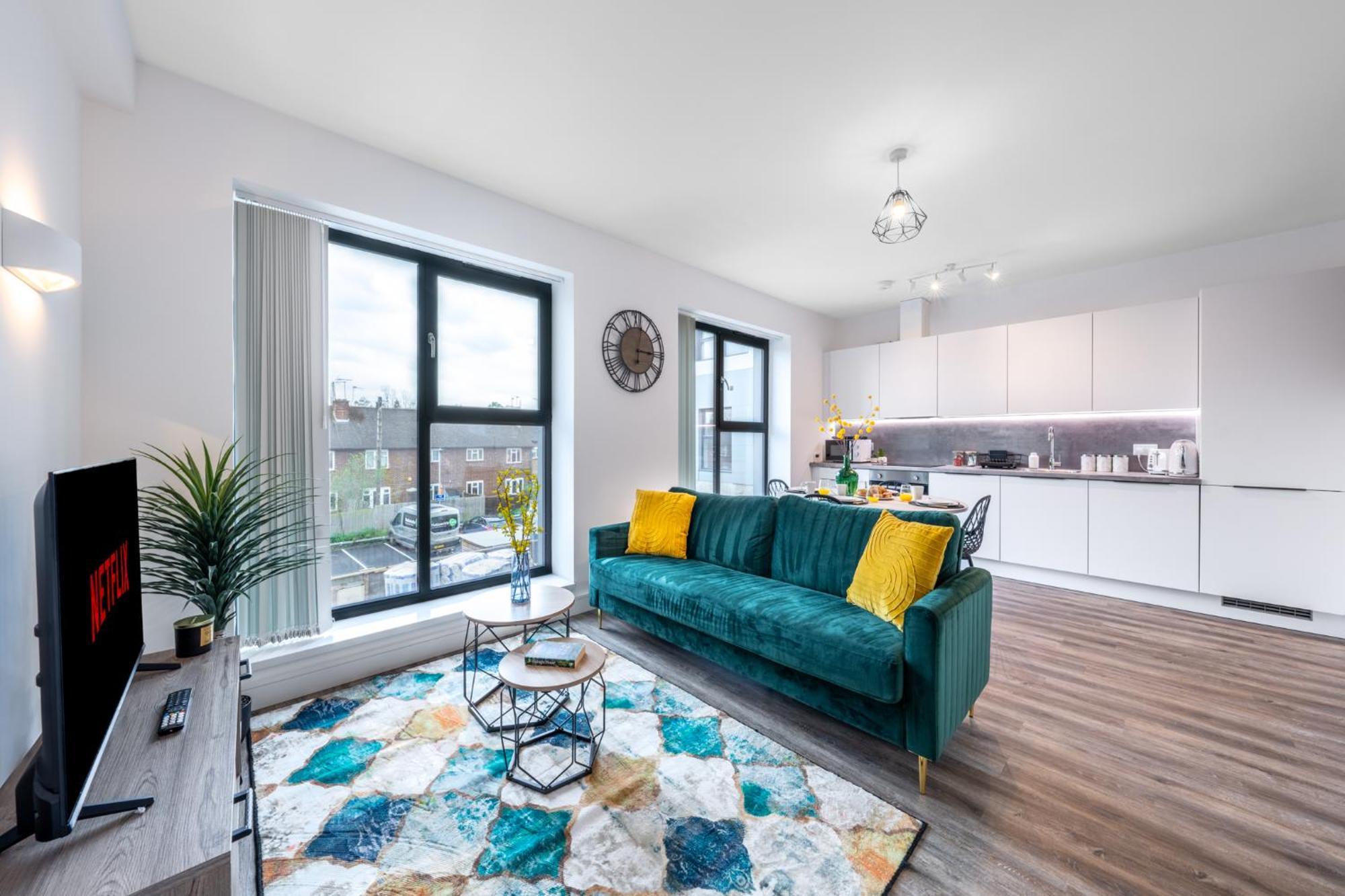 Potters Bar - Free Parking - Private Bathroom - Netflix - 4 Mins Walk To Station - 20 Mins Direct Trains To London Exterior photo
